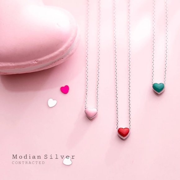 Jewelry - 💚 Sterling Silver Dainty Green Heart Necklace